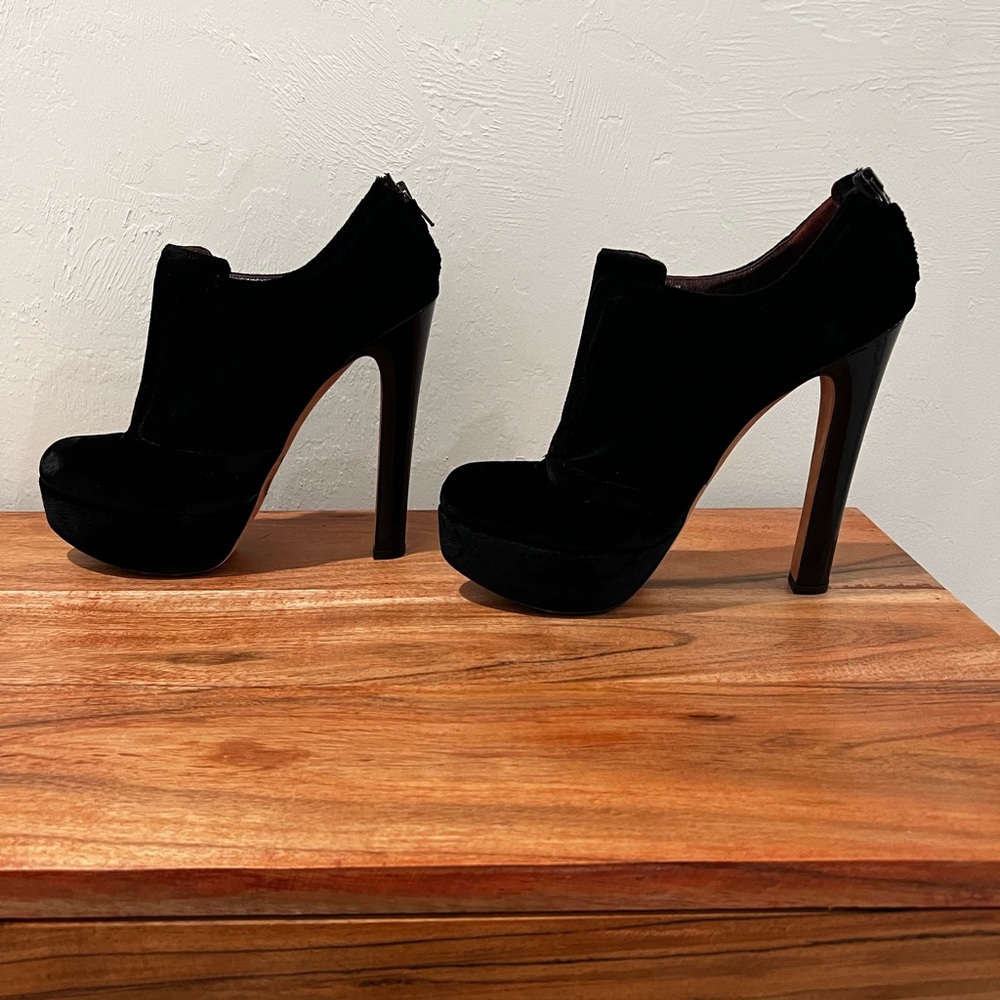 Jill Stuart Booties - Picture 2 of 6